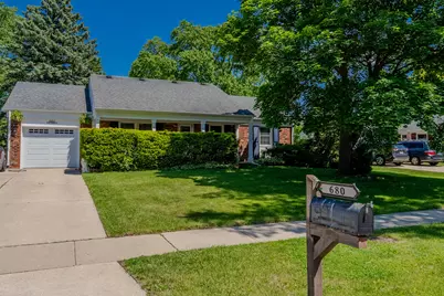 680 Indian Spring Lane, Buffalo Grove, IL 60089 - Photo 2