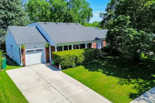 680 Indian Spring Ln, Buffalo Grove, IL 60089 - Photo 1