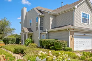1829 Golden Gate Ln, Naperville, IL 60563 - Photo 2