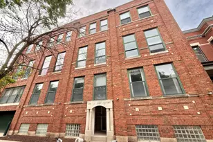 1122 W Newport Ave, Chicago, IL 60657 - Photo 1