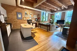 1122 W Newport Ave, Chicago, IL 60657 - Photo 4