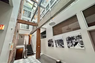 1122 W Newport Ave, Chicago, IL 60657 - Photo 2