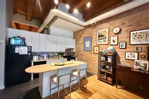 1122 W Newport Ave, Chicago, IL 60657 - Photo 6
