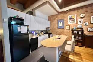 1122 W Newport Ave, Chicago, IL 60657 - Photo 10