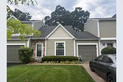 2005 Teton Parkway #2005, Algonquin, IL 60102 - Photo 1