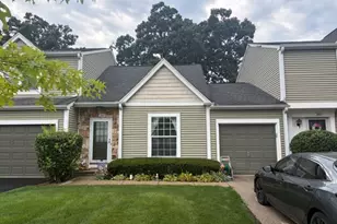 2005 Teton Pkwy, Algonquin, IL 60102 - Photo 1