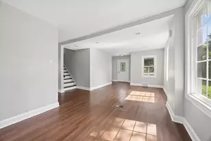334 55th St, Clarendon Hills, IL 60514 - Photo 2