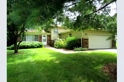 822 Spruce Street, Batavia, IL 60510 - Photo 1