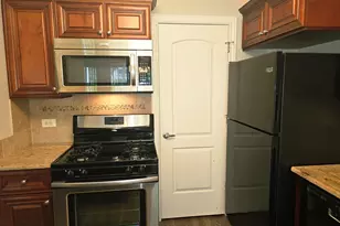 349 Newgate Ct, Schaumburg, IL 60193 - Photo 10