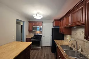 349 Newgate Ct, Schaumburg, IL 60193 - Photo 8