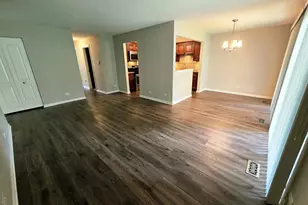 349 Newgate Ct, Schaumburg, IL 60193 - Photo 4