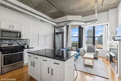 849 N Franklin Street #1405, Chicago, IL 60610 - Photo 2