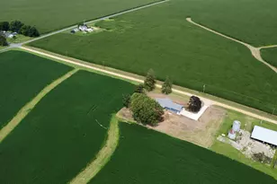 16797 W Barclay Rd, Polo, IL 61064 - Photo 2