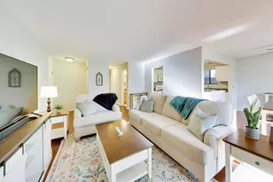 265 Wilmette Ct, Schaumburg, IL 60193 - Photo 4
