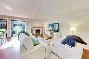 265 Wilmette Ct, Schaumburg, IL 60193 - Photo 2