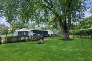 648 E Rockland Rd, Libertyville, IL 60048 - Photo 14
