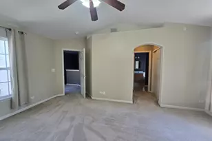 2265 W Bentley Ln, Round Lake, IL 60073 - Photo 10