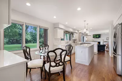 32 Chatham Lane, Oak Brook, IL 60523 - Photo 6