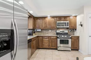 2417 Salceda Dr, Northbrook, IL 60062 - Photo 6