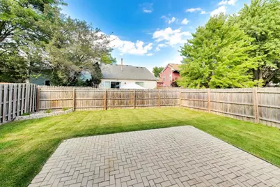 1227 Huntington Drive, Mundelein, IL 60060 - Photo 22