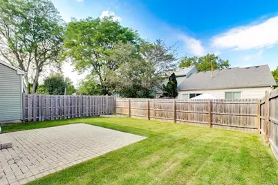 1227 Huntington Drive, Mundelein, IL 60060 - Photo 24