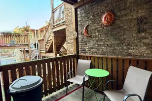 906 W Sunnyside Ave, Chicago, IL 60640 - Photo 18