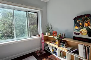 906 W Sunnyside Ave, Chicago, IL 60640 - Photo 4