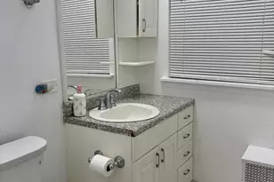 906 W Sunnyside Ave, Chicago, IL 60640 - Photo 16