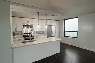 5100 N Marine Dr, Chicago, IL 60640 - Photo 6