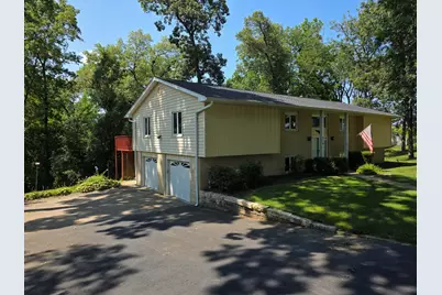 210 N Park Avenue, Geneseo, IL 61254 - Photo 2