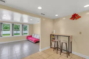 407 Hamilton St, Wilmington, IL 60481 - Photo 6