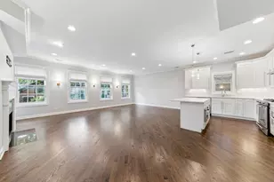 953 W Montana St, Chicago, IL 60614 - Photo 2