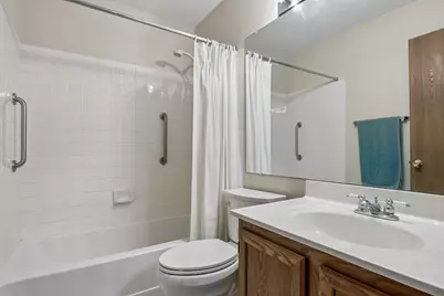 1651 College Green Drive, Elgin, IL 60123 - Photo 14