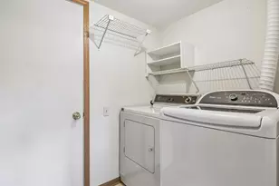 1651 College Green Dr, Elgin, IL 60123 - Photo 10