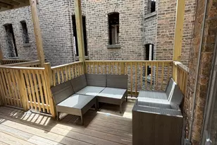 923 W Waveland Ave, Chicago, IL 60613 - Photo 14