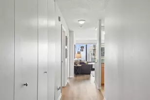 30 E Huron St, Chicago, IL 60611 - Photo 2