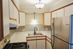 10940 S Keating Ave, Oak Lawn, IL 60453 - Photo 8