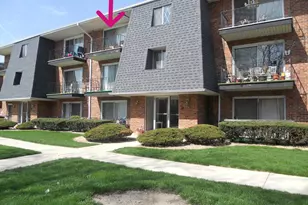 10940 S Keating Ave, Oak Lawn, IL 60453 - Photo 1