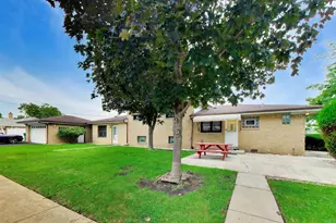 6101 W 80th Pl, Burbank, IL 60459 - Photo 1