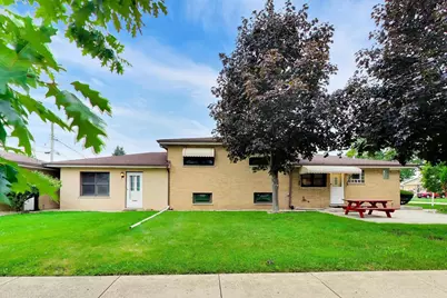 6101 W 80th Place, Burbank, IL 60459 - Photo 2