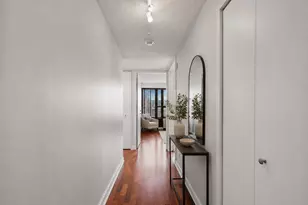 30 E Huron St, Chicago, IL 60611 - Photo 16