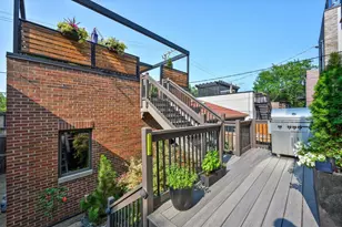 1844 W Barry Ave, Chicago, IL 60657 - Photo 18