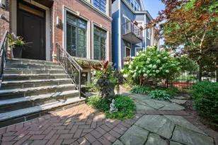 1844 W Barry Ave, Chicago, IL 60657 - Photo 2