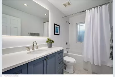1844 W Barry Avenue, Chicago, IL 60657 - Photo 32