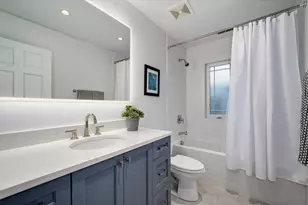 1844 W Barry Ave, Chicago, IL 60657 - Photo 32