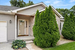 635 Magnolia Ln, Ottawa, IL 61350 - Photo 2