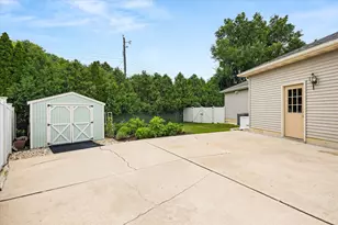 635 Magnolia Ln, Ottawa, IL 61350 - Photo 12