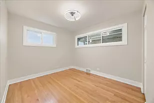 9700 S Princeton Ave, Chicago, IL 60628 - Photo 16