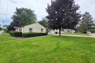 336 E Orchard St, Mundelein, IL 60060 - Photo 2