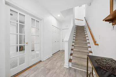 1711 W Belmont Avenue, Chicago, IL 60657 - Photo 2